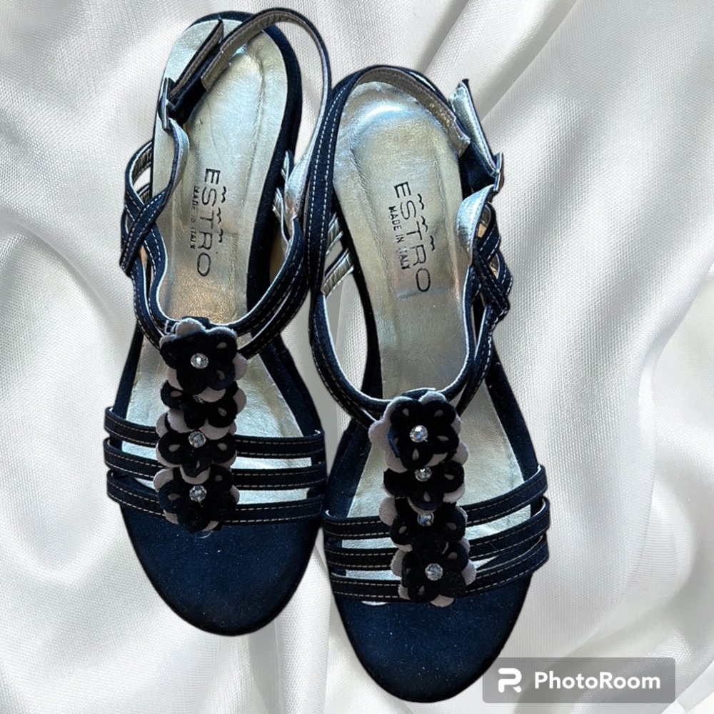 ESTRO made in Italy black floral decal sandals size 39
